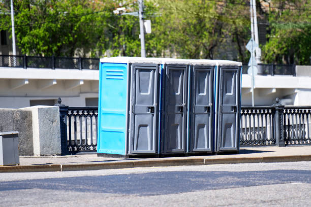 Best Standard Portable Toilet Rental in Bannockburn, IL